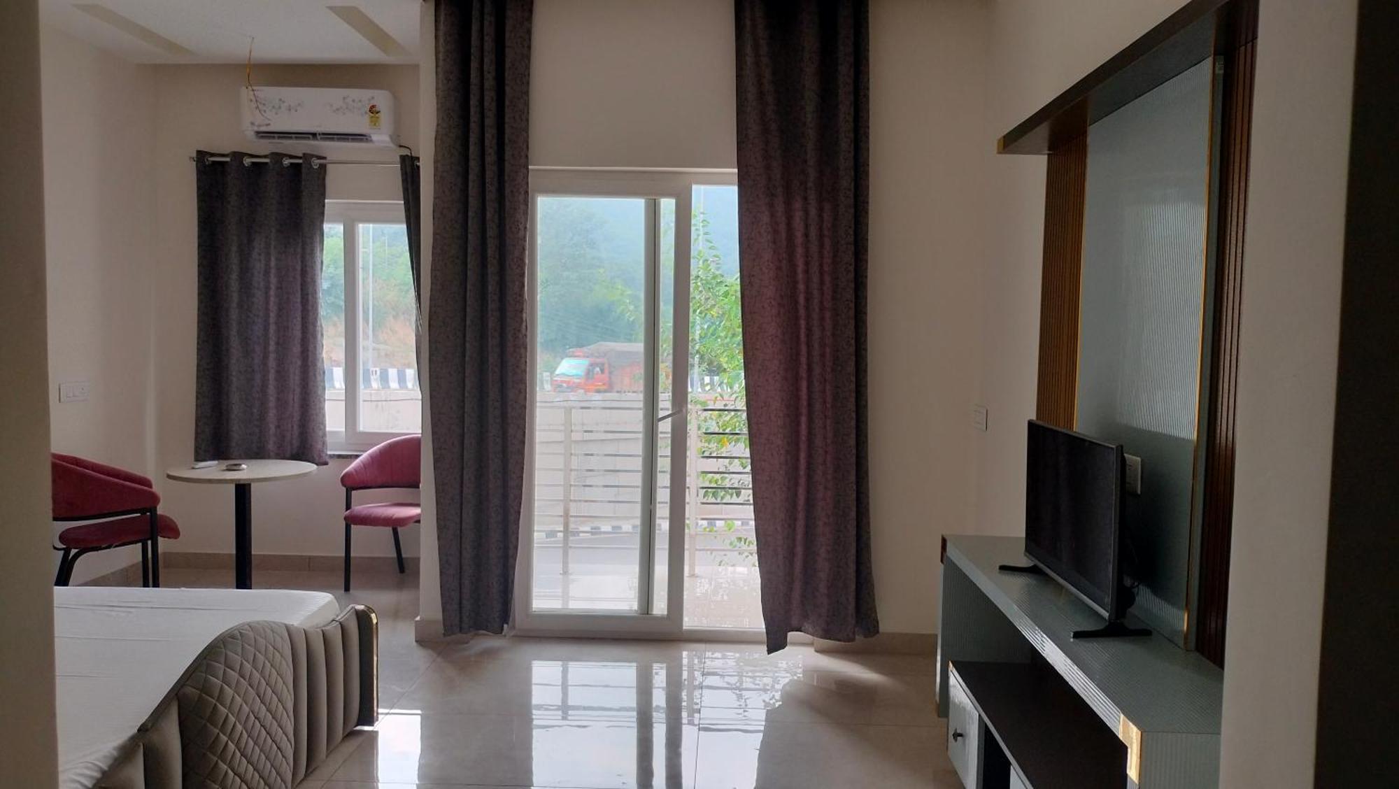 Govind Sagar View Hotel & Restaurant Bilaspur  Exterior foto