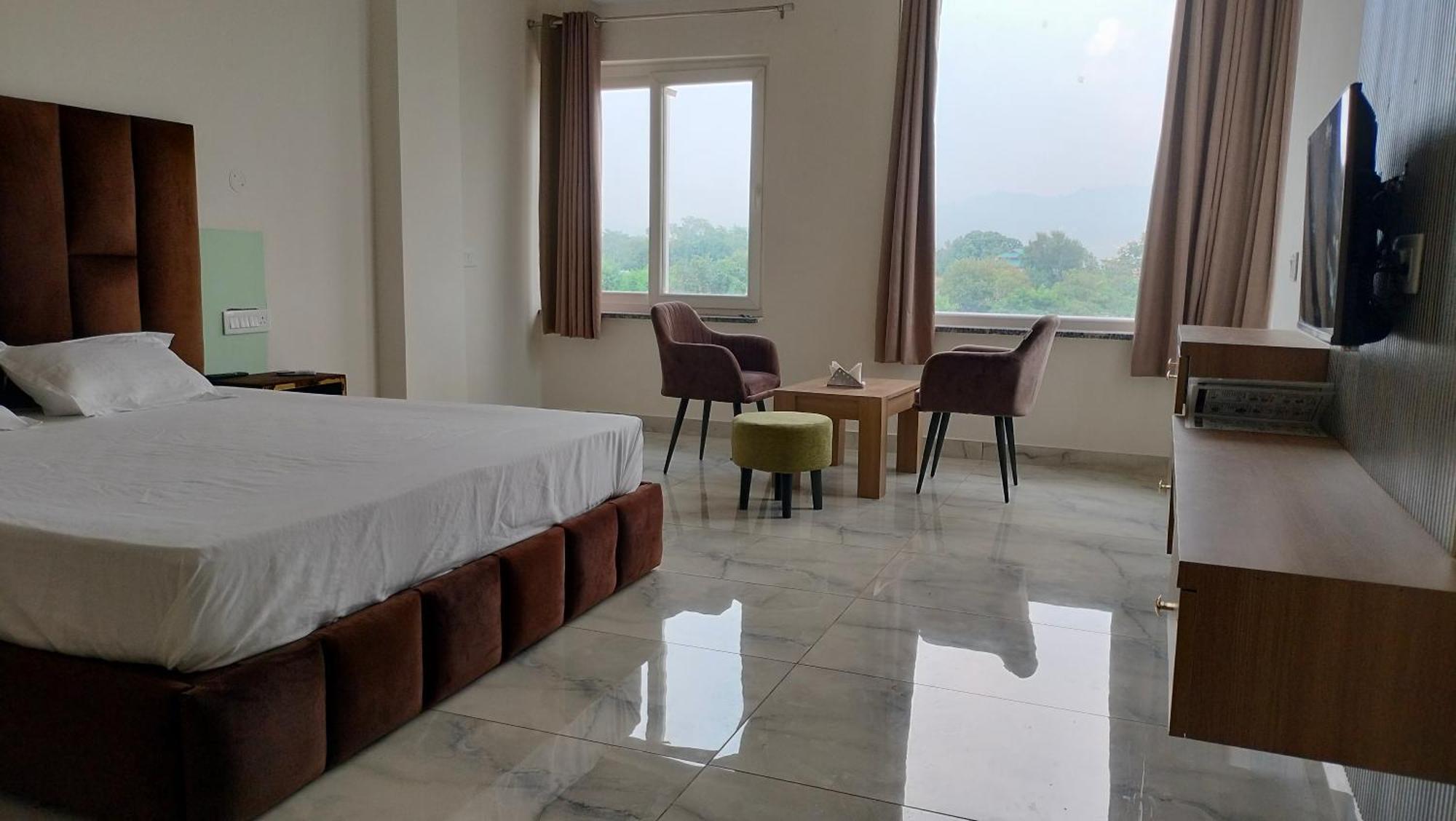 Govind Sagar View Hotel & Restaurant Bilaspur  Exterior foto